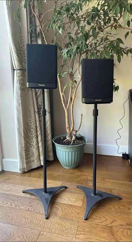 Photo of free Small speakers and floor stands (Solihull) #2