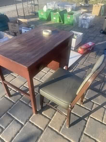 Photo of free metal desk and chair #1