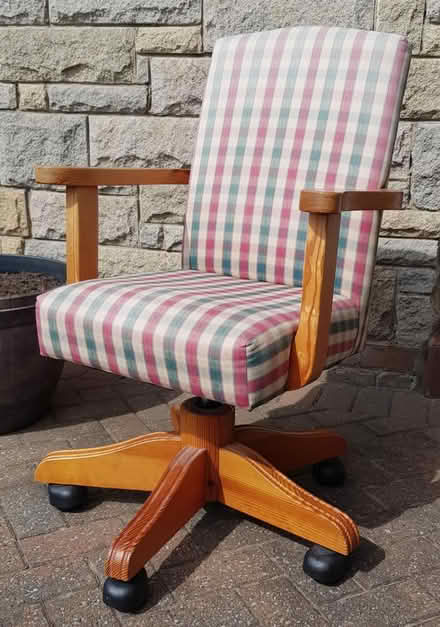 Photo of free Wooden Swivel Chair upcycle project (Euxton PR7) #1