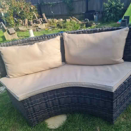 Photo of free One curved rattan garden seat. (Bellfields GU1) #2