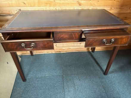 Photo of free Writing desk (Ng22 0qa) #1