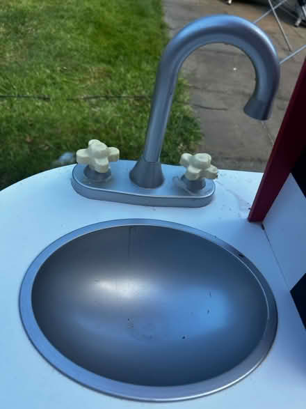 Photo of free Play kitchen (Virginia water) #4