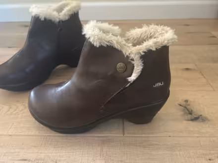 Photo of free Shoes size 8.5 (Los Gatos) #2