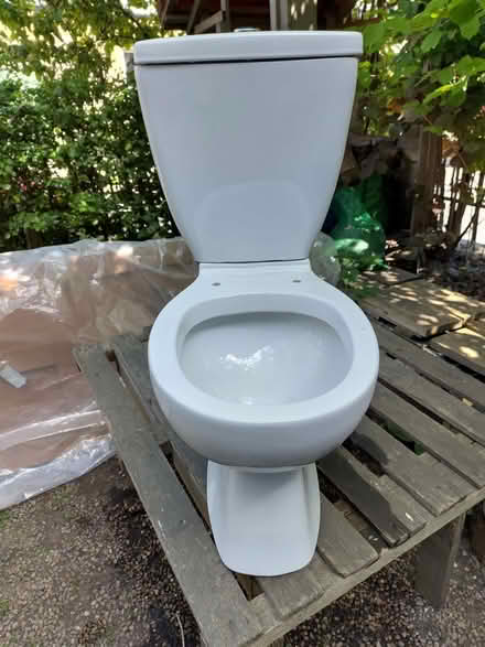 Photo of free Ceramic toilet (Lochend EH6) #4