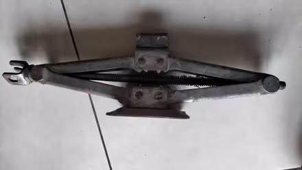 Photo of free Car Jack - no handle (Belfast BT11) #4
