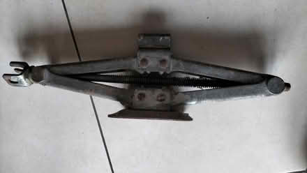 Photo of free Car Jack - no handle (Belfast BT11) #4