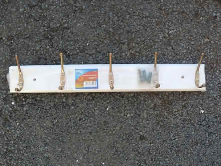 Photo of free White 5-hook coat rack (Kempsey WR5) #1