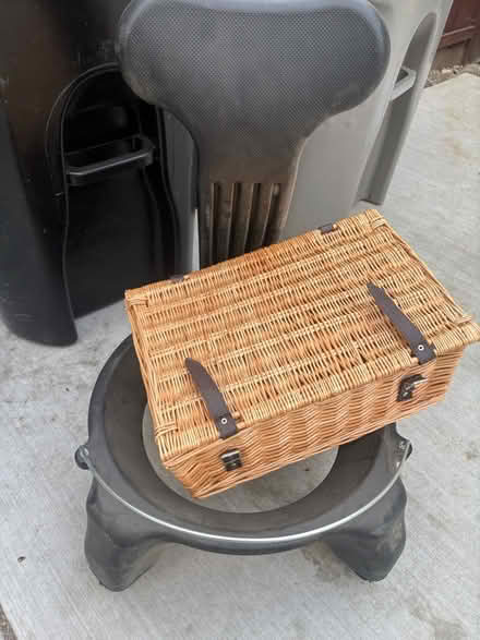Photo of free Ball chair and basket (95112) #1
