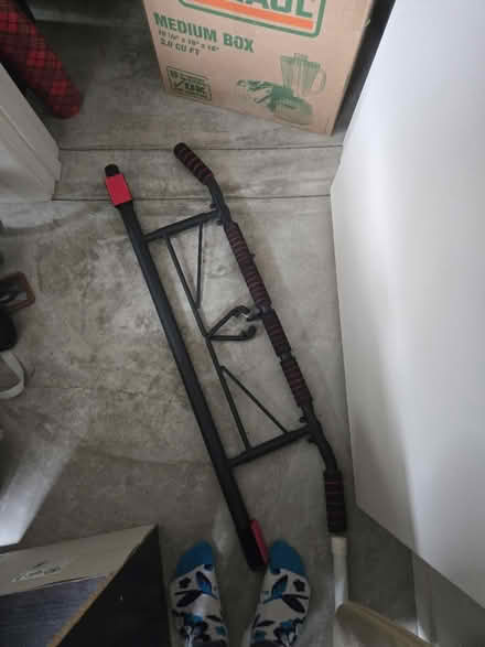 Photo of free Pull up bar (Capitol Hill) #1