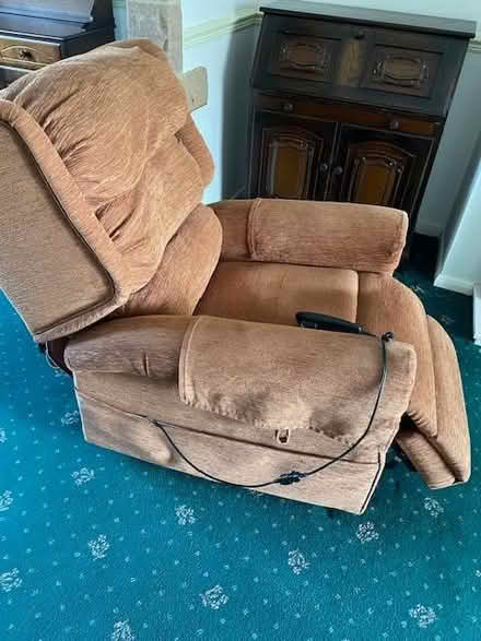 Photo of free Electric reclining arm chair (Great Longstone DE45) #3