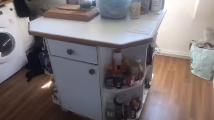 Photo of free Kitchen island (Cm7 9as) #1