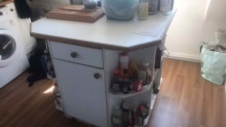 Photo of free Kitchen island (Cm7 9as) #1