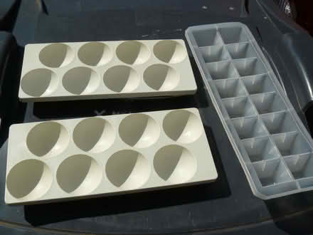 Photo of free 2 x white plastic fridge egg racks + 1 ice cube tray (Kempsey WR5) #1