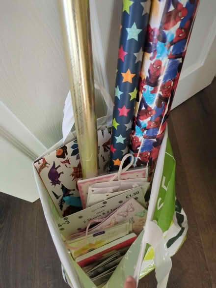 Photo of free Wrapping paper and cards (Ware SG12) #1