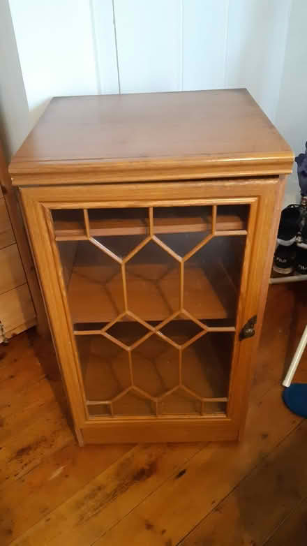 Photo of free Small-ish wooden cabinet (OX4 - Iffley) #1