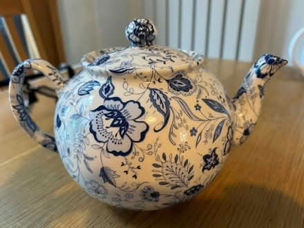 Photo of free 8 teapots - various (Yarnton OX5) #3