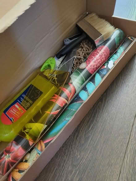Photo of free 1.5 rolls of jungle wallpaper kit (Ware SG12) #2
