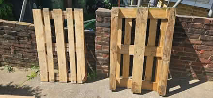 Photo of free 2 x pallets (Leytonstone E11) #1