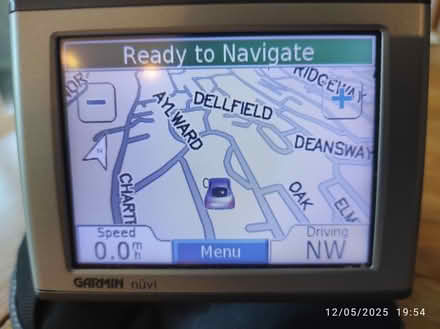 Photo of free SatNav + dashboard stand (Chesham HP5) #4