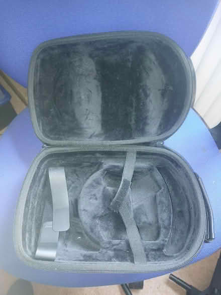 Photo of free Meta oculus 2 case (BS40) #1