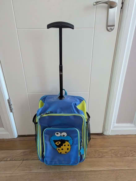 Photo of free Cookie Monster wheelie-case for child (Berkhamsted HP4) #1