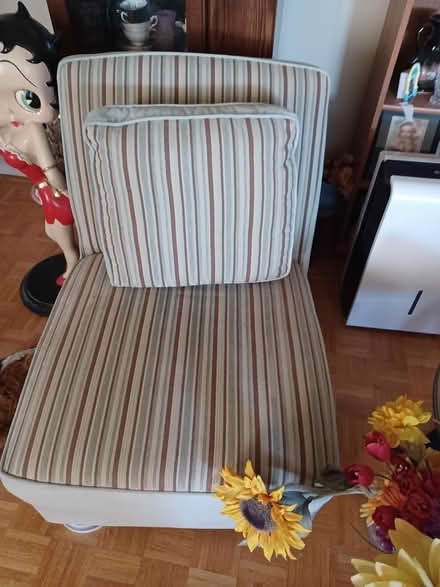 Photo of free striped green and beige chair (Carlingwood area) #1