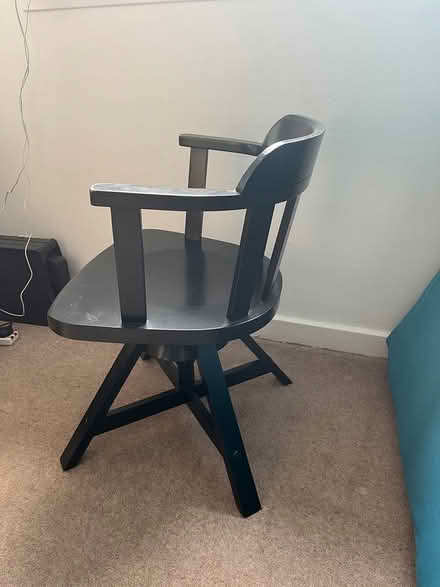 Photo of free Black swivel desk chair (G46 7JQ) #2
