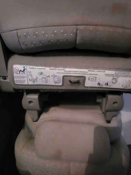 Photo of free Kia Sedona car seats (Manea PE15) #2
