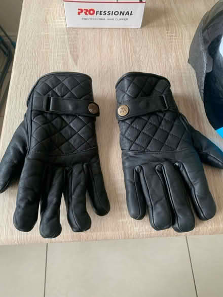 Photo of free Small/ medium black gloves (Belfast BT8) #1