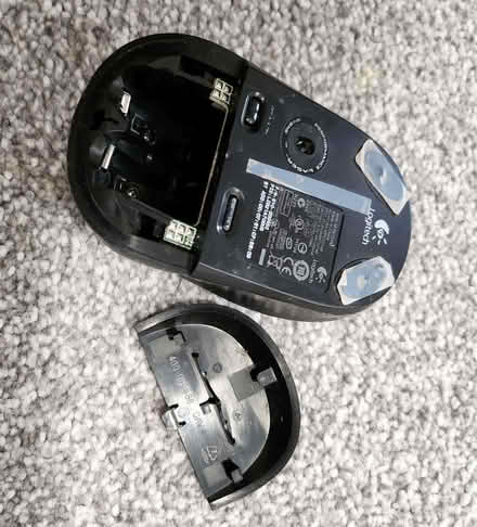 Photo of free Bluetooth mouse, Logitech, blue (Purbrook PO7) #2