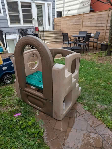 Photo of free small outdoor play house (Petworth neighborhood WDC NW) #1