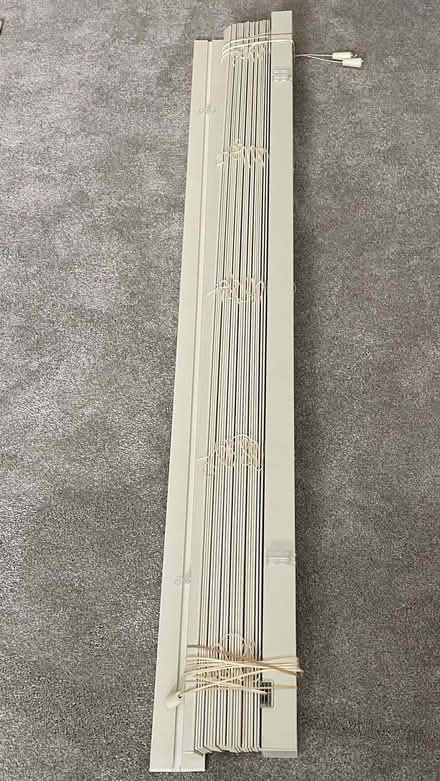 Photo of free 50mm plastic cream blind Drop 97.2cm (Heswall CH60) #1