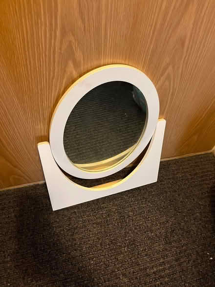 Photo of free Dressing table mirror (West Leigh) #1