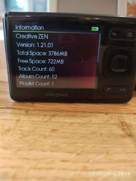 Photo of free Creative Zen MP3 player (Chesham HP5) #2