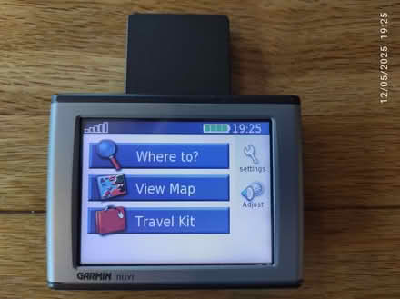 Photo of free SatNav + dashboard stand (Chesham HP5) #3