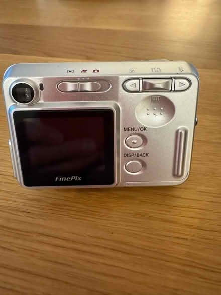 Photo of free Fujifilm digital camera A350 - may not work (Hook Heath GU21) #3