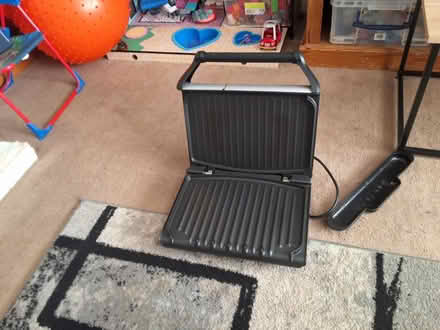 Photo of free George foreman (Horley RH6) #1