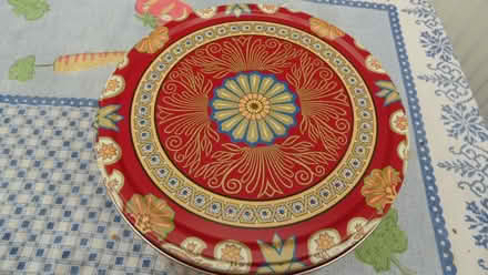 Photo of free Large empty biscuit tin (Wilmslow SK9) #2
