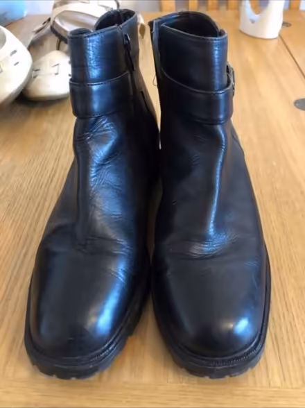 Photo of free Black ankle boots size 6.5 (Cheshunt En8) #1
