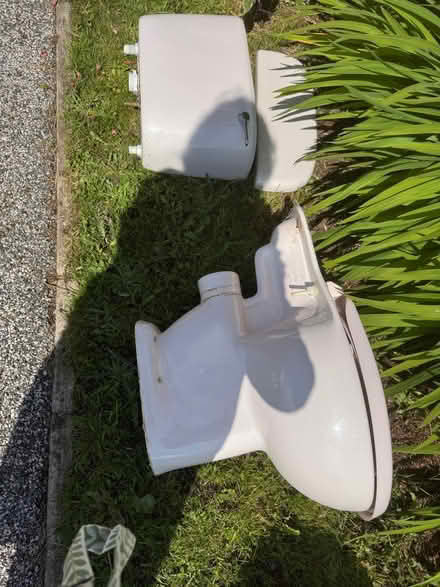 Photo of free Basin with pedestal toilet and cistern whisper pink (Hillhead TQ5) #2