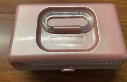 Photo of free small pink 'caboodle' (midtwn) #1