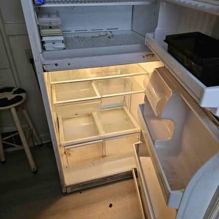 Photo of free Refrigerator (Mission) #3