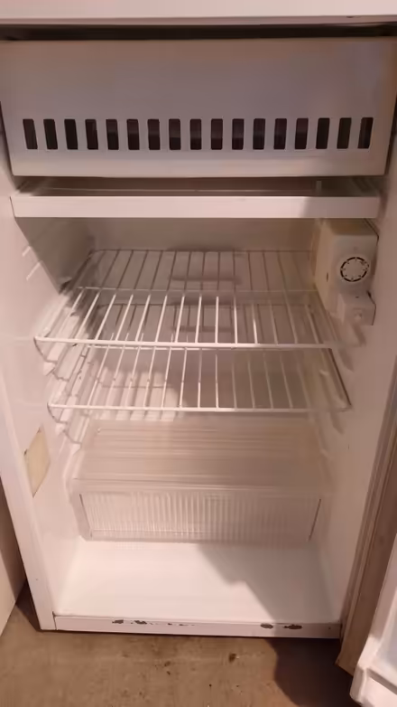 Photo of free Daewoo fridge (LU5 5) #2