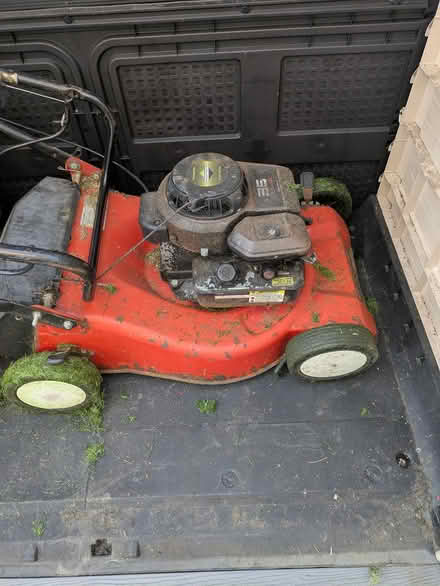 Photo of free Briggs and Stratton Petrol mower (Halesowen B63) #2