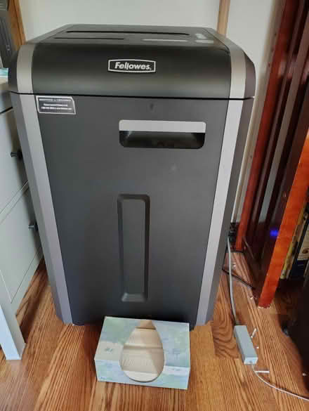 Photo of free Large paper shredder (Near Tenney Park) #1