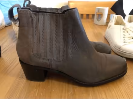 Photo of free Ankle Boots size 7 (Cheshunt En8) #2