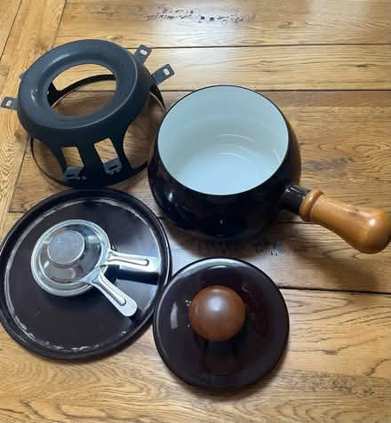 Photo of free Fondue Set (Bracknell RG12) #2
