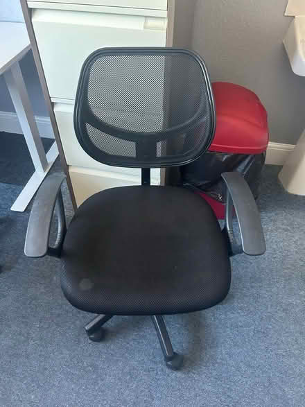 Photo of free 3 office chairs (Crosspool) #1