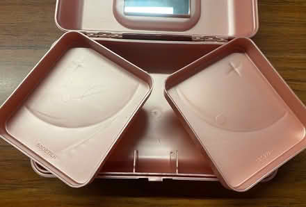 Photo of free small pink 'caboodle' (midtwn) #2