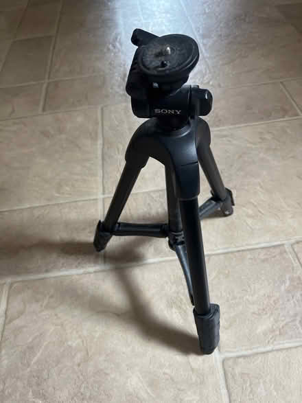 Photo of free Sony Tri Pod (08854) #1